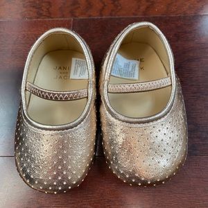 Janie and jack rode gold moccasins